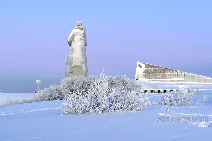 северное сияние, россия, кольский полуостров, русская лапландия, мурманск, мурманская область, заполярье, снежная деревня, катание на снегоходах, катание на лыжах, саамская деревня, хаски Ферма