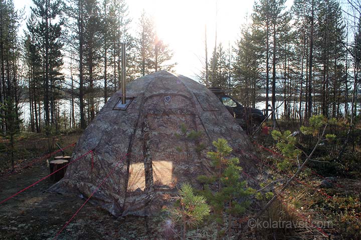 Рыбалка с лодки на озере Умбозеро и (или) на лесных озерах и реках (в зависимости, где лучше будет клев), методом троллинг. Ловятся кумжа, палия, голец, хариус, окунь, щука...