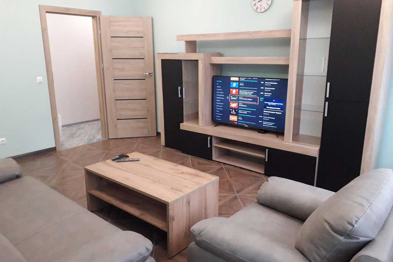 Just rent your second home on the coast of the Baltic Sea in Svetlogorsk town, Kaliningrad region. It takes 5 minutes to walk along an alley through a shady park to a tranquil sandy beach. You can reach the Svetlogorsk Promenade walking along the shore.